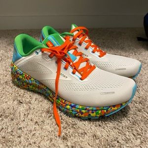 Brooks Adrenaline GTS 22 Road Running Shoes 10.5 Med worn once